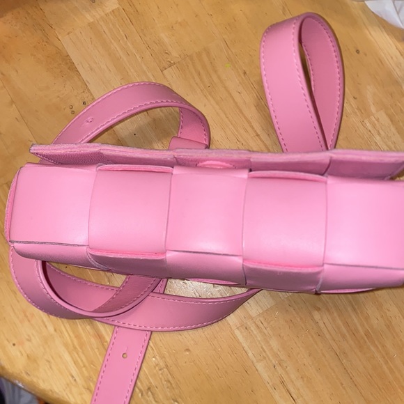 Authentic BOTTEGA VENETA Small Intrecciato Leather Cassette Crossbody Bag - Picture 8 of 16